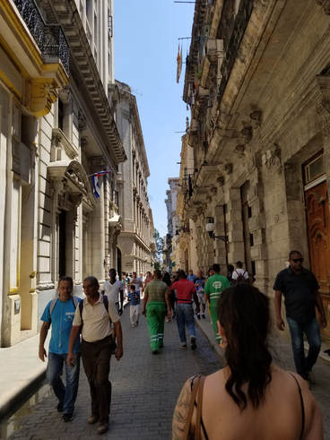 Natalie Kolodij in Havana Cuba courtesy of Millennial Cruisers